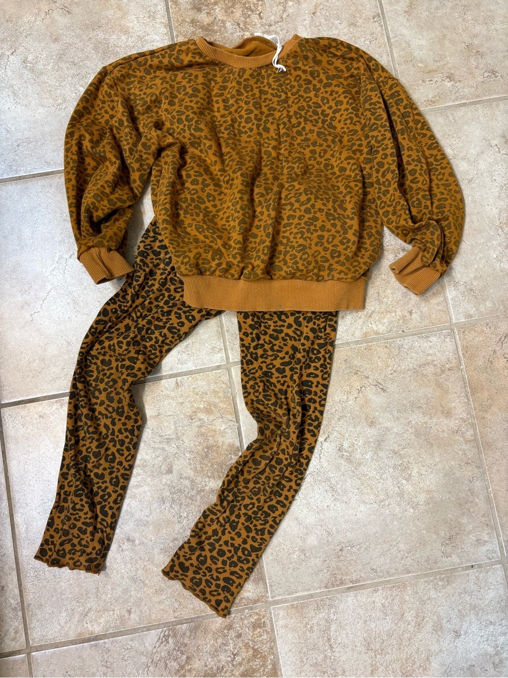 🐆Jessica Simpson Mustard and Black Leopard Knit Set